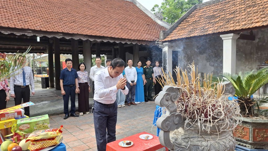 Anh-tin-bai